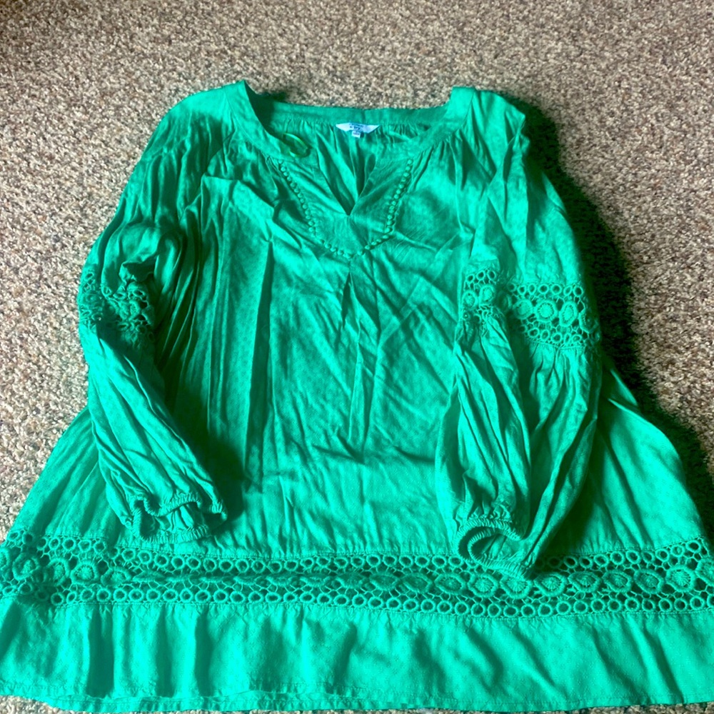 Size large top